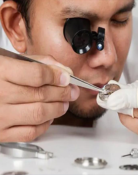 詹姆士·布朗-拉萨百达翡丽维修中心制表师